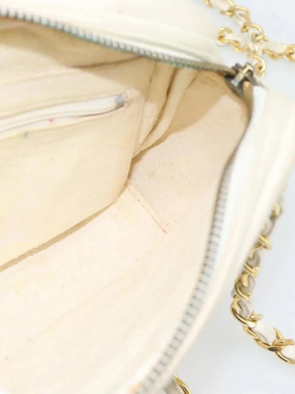 CHANEL Matelasse Chain Shoulder Bag Lamb Skin White Gold CC Auth bs28144